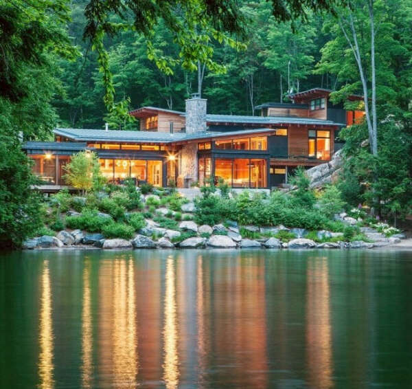 Дом в лесу о озера