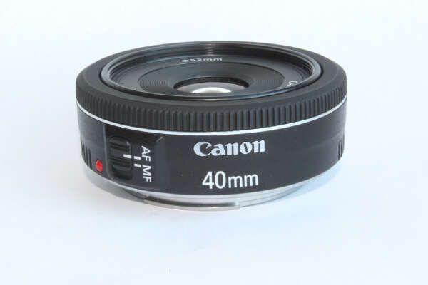 Объектив Canon EF 40mm f/2.8 STM