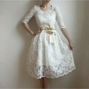 Маленькое белое платье