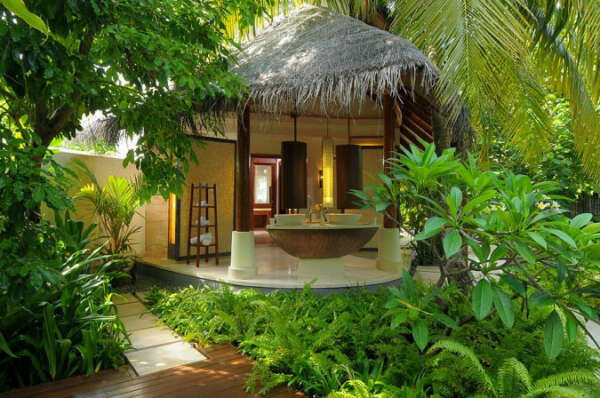 Хочу скромный домик на Мальдивских островах !