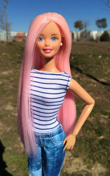 Барби с розовыми волосами. Барби с короткими розовыми волосами. Персонажи Барби с розовыми волосами.