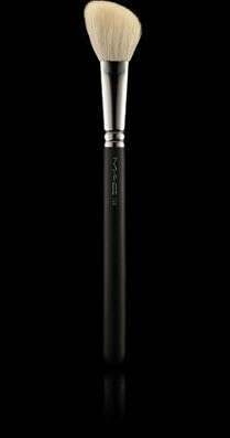 168 Large Angled Contour Brush  | M·A·C Cosmetics | Official Site