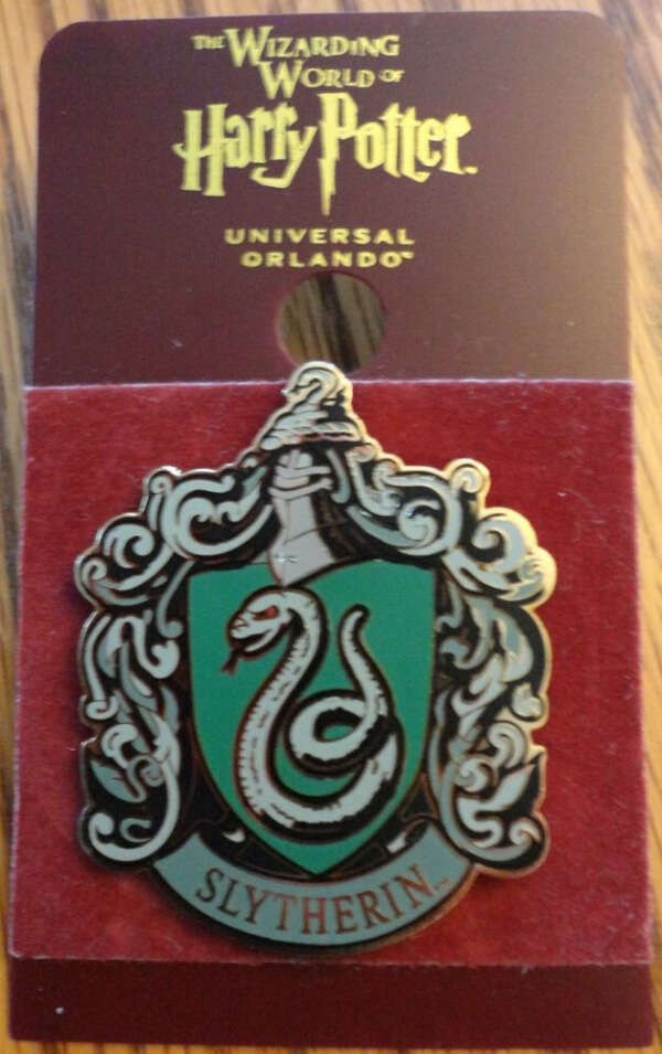 Wizarding World of Harry Potter Slytherin Crest Pin