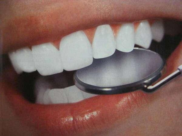 Здоровые зубы и белоснежная улыбка
