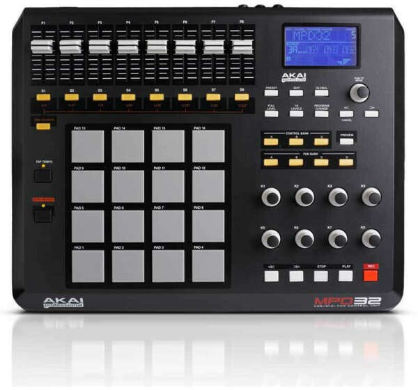 MIDI -контроллер AKAI MPD32