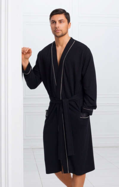 Мужской халат из бамбука в черном цвете Laete 30207 купить в интернет магазине Одежда Дома за 6200 руб.