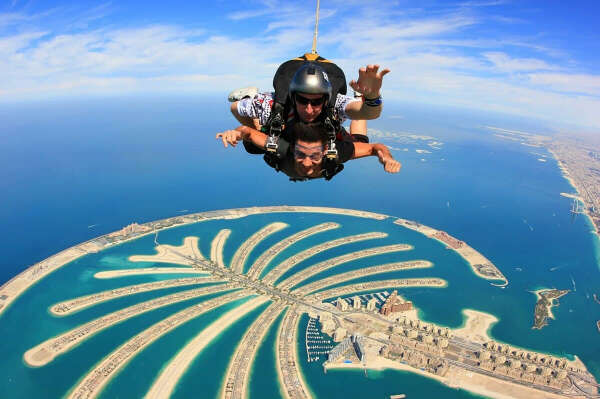 Прыжок с парашютом в Дубаи