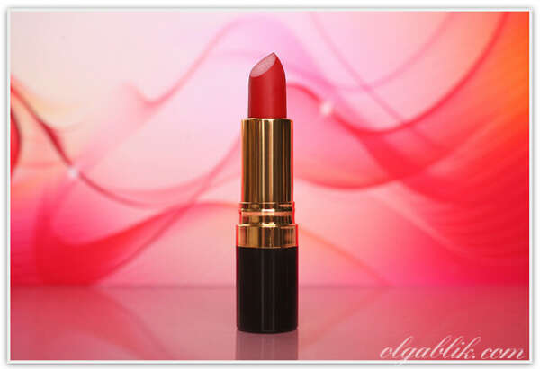 Revlon-Matte lipstick -Really Red