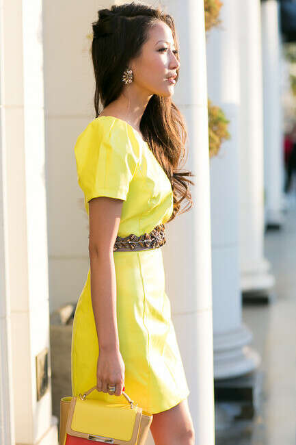 Нежное желтое платье