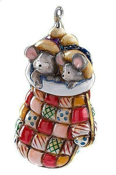 Елочная игрушка «Мышки в рукавичке», Польша, Komozja Family,купить по доступной цене в магазине подарков и сувениров Handsel.ru.