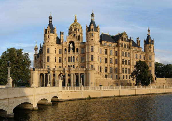 DE:  Schwerin Schloss