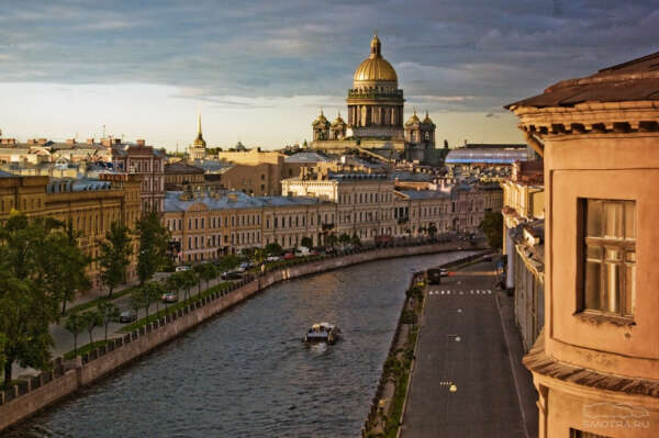 Квартиру в Санкт-Петербурге