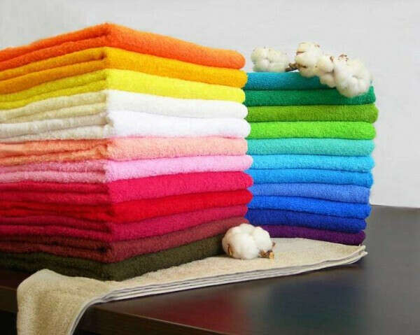 Monocolor bath towel