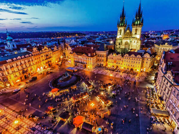 Хочу съездить в Чехию на выходные)