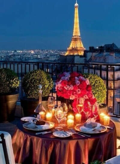 романтический ужин с красивой деушкой в Моднейшем Французском ресторане