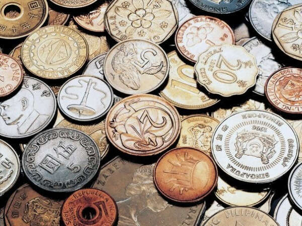 31 монета из разных стран