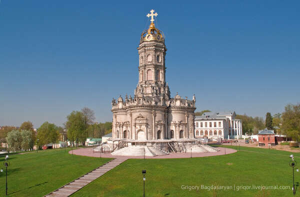 Церковь Знамения в Дубровицах