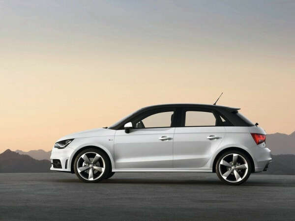 Audi a1)))