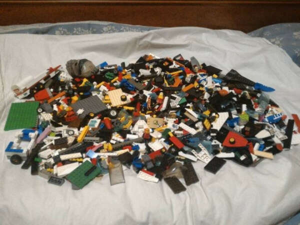 Большой контейнер с Lego