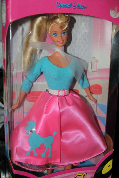 Продаю 1996г коллекционная barbie (барби) fifties fun в Москве - Барахолка Бебиблога