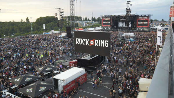 Побывать на фестивале Rock am Ring