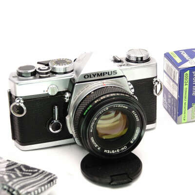 Olympus OM-1 Gehäuse Body SLR & 50mm 1:1.8 Lens Analogkamera Set / new Seals