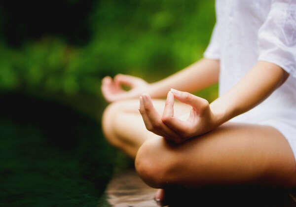 Ежедневно практиковать осознанные медитации