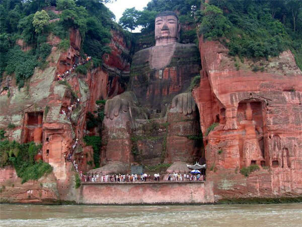Увидеть статую Будды в Лэшане (乐山)