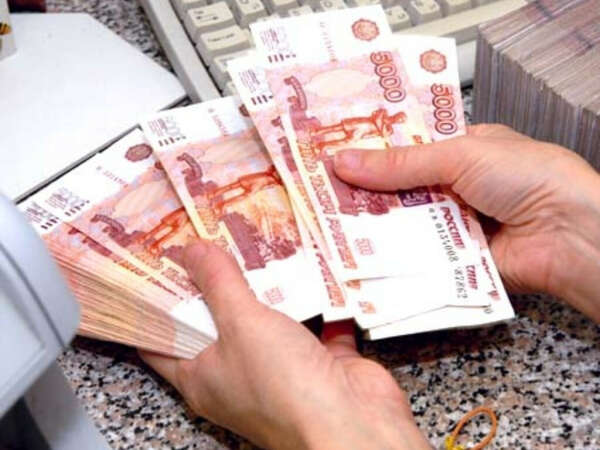 ежемесячную зарплату 500 000 рублей