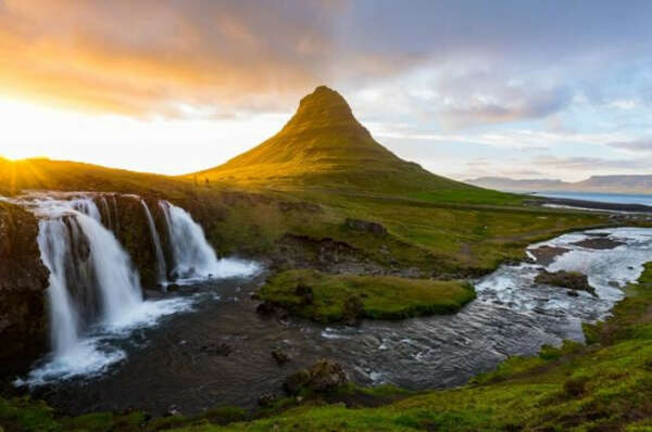 Побывать в Исландии.