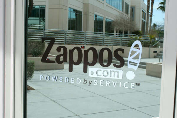Побывать на экскурсии в штаб-квартире в Zappos в Лас-Вегасе