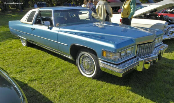 Cadillac DeVille coupe 1975