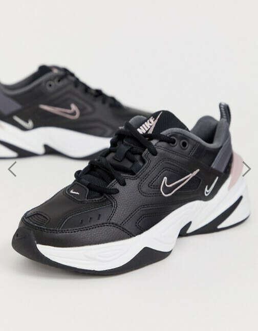 Черно-розовые кроссовки Nike M2K Tekno