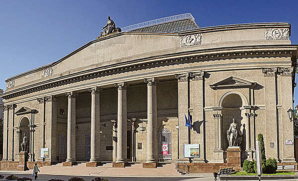 Посетить Национальный Художественный Музей