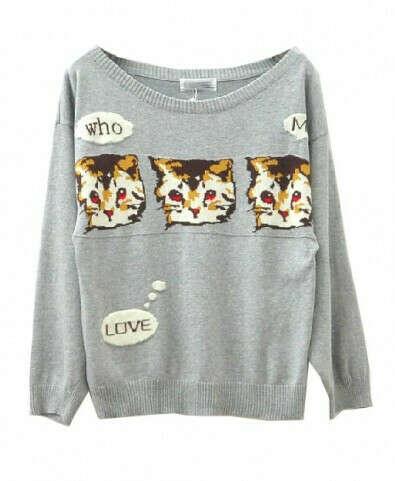 Round Neckline Pullover with Three Lovely Cats