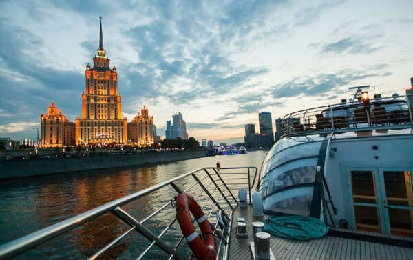 Теплоход по Москве-реке