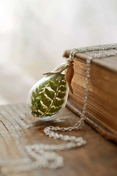 Silver fern necklace , real flower pendant , sterling silver , living locket, long glass locket, terrarium jewellery,  woodland , moss green