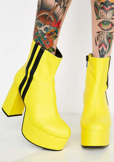 BEATRIXXX BADDIE PLATFORM BOOTS