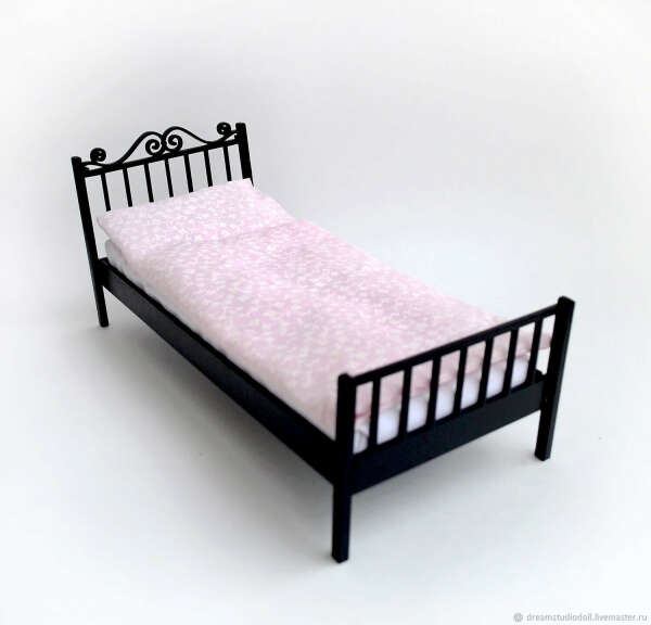 Кровать для куклы