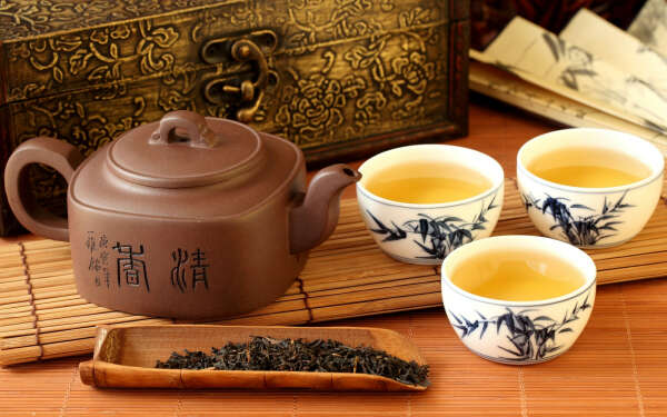 Заварник и пиалы для китайского чая