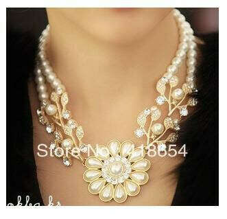 2013 new fashion designer women jewelry pearls flower chunky choker necklaces pendant designer chain necklaces party necklaces-in Chain Necklaces from Jewelry on Aliexpress.com