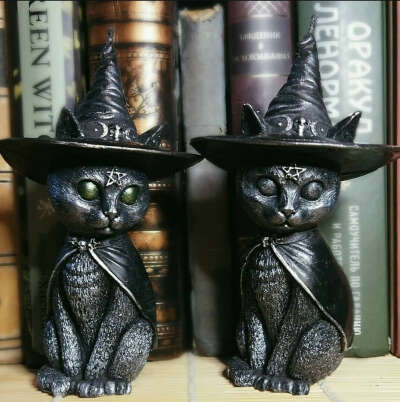 Witchy cat candle / свечка кот-чародей