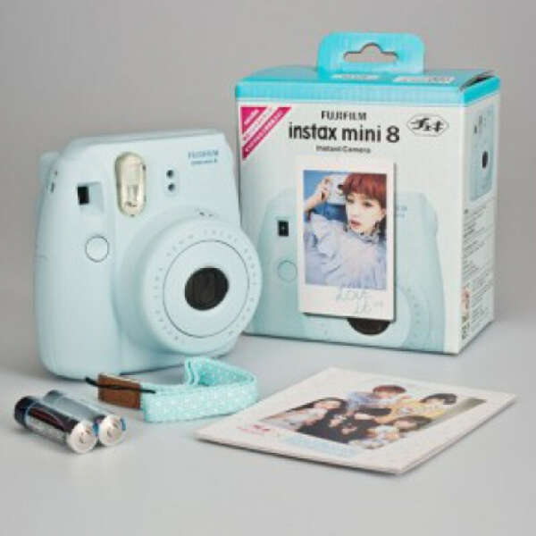 Фотокамера Fuji Instax Mini 8 BLUE - современный полароид-фуджи