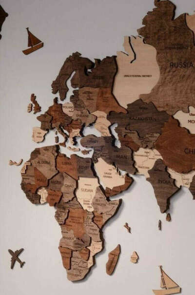 Карта мира из дерева настенная