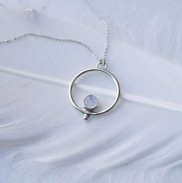 Necklaces > Necklace “Circle with a round gem” Buy from e-shop