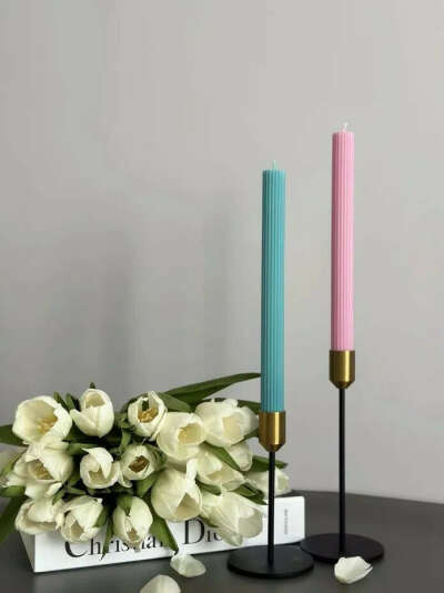 Длинные цветные свечи для декора