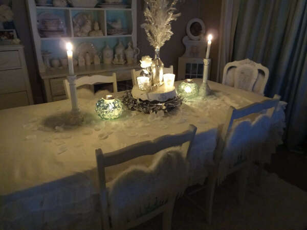 Романтическую ангельскую атмосферу в доме