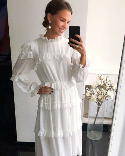 TOPTOP.RU | 272 мировых бренда в Instagram: «Платье, которое выбрала для своего образа @golubevaislove от нашего бренда H.I.T. снова в наличии ♥️ •• Модель выполнена из полупрозрачного…»
