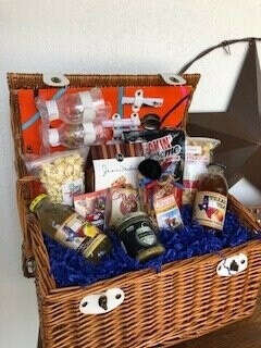 Tailgate Picnic Basket - Order Your Texas Themed Gifts Today! | Texas Treats