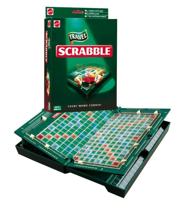 настольная игра Scrabble (дорожная версия) в пластиковом кейсе
